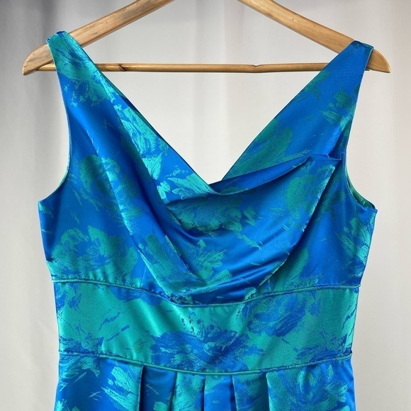 THEIA Floral Jacquard Sleeveless Pleated Dress in Blue Green Size 8 - Picture 7 of 14